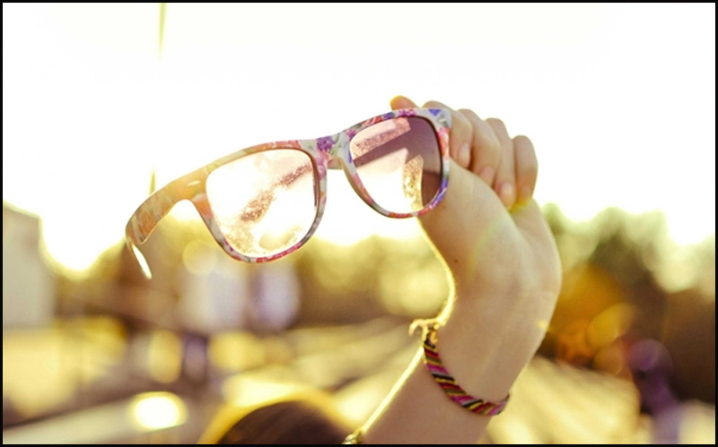 K&iacute;nh ch&iacute;nh h&atilde;ng khi đưa ra &aacute;nh mặt trời